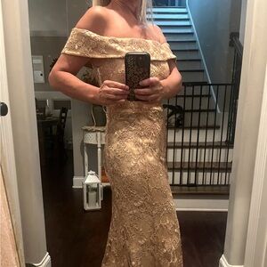 Mother of the Bride/Groom Gown/Make me an offer!